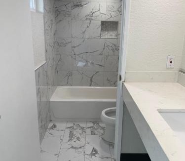 Park Mesa Heights Hotel | Crenshaw Inn Motel