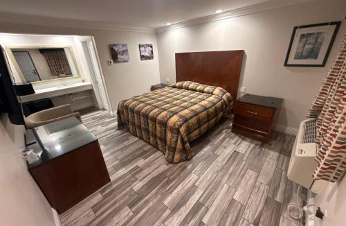 South Gate Hotel | Crescent Motel, South Gate - Los Angeles