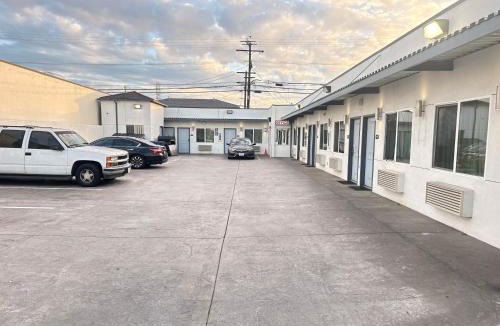 South Gate Hotel | Crescent Motel, South Gate - Los Angeles