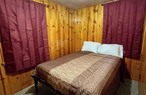 Crestline Apartment | Crest Lodge Historic Mountain Inn - Twin Peaks A