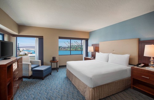 Central San Pedro Hotel | Crowne Plaza Los Angeles Harbor Hotel by IHG