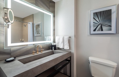 Central San Pedro Hotel | Crowne Plaza Los Angeles Harbor Hotel by IHG