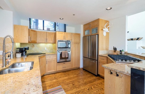 Mountain Village House | Crystal