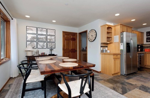 Columbine Lake House | Custom Home with Large Deck on 1 Acre - Amazing Views - 3 miles to Purg