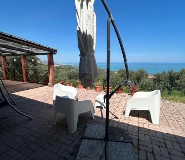 Roseto degli Abruzzi House | DaVi' casa vacanze. Un sogno immerso nel verde !