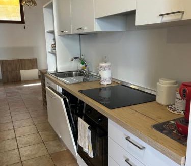 Roseto degli Abruzzi House | DaVi' casa vacanze. Un sogno immerso nel verde !