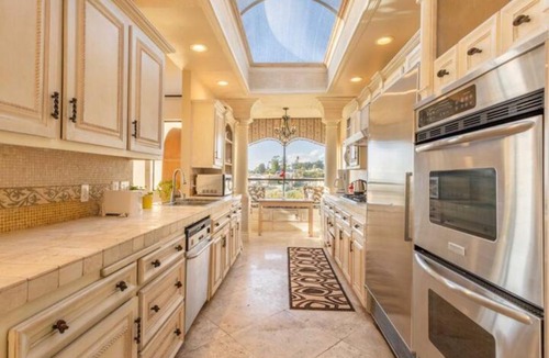 Whittier Villa | Dazzling 3 Story Mansion With Impecable Views