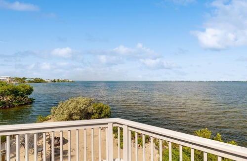 Cutthroat Harbor Estates House | Dazzling Bayfront Home w/2 Boat Docks, Huge Deck, 1 Kayak, Pool Table -1 Dog OK