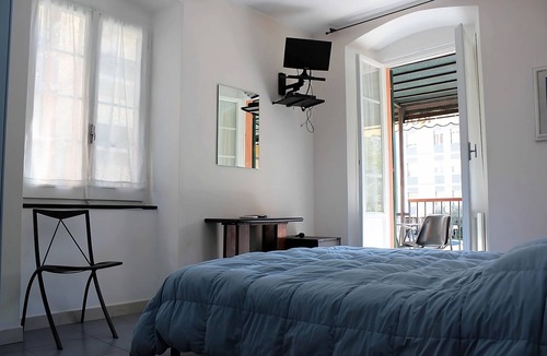 Levanto Hotel | Delaide Rooms