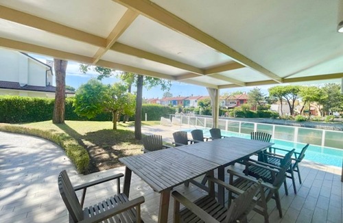 Isola Albarella Villa | Delightful villa with garden and pool in Albarella