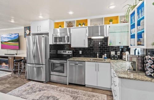 Sunnyside House | Denver Group Compound: Sleeps 30! Game Rooms, Hot Tub, Private Chef + ShuttleVan