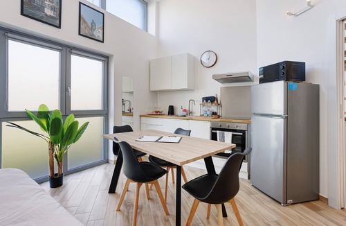 Barona Apartment | Design Apartment Navigli Milan – Fast Wi-Fi, AC, 24h Check-in, Short-Term Rental