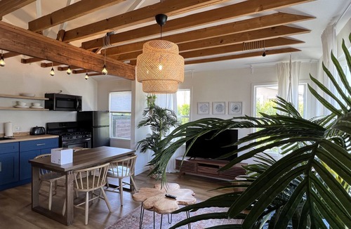 Los Angeles House | Designed by an LA based architect with a front yard in the heart of LA.