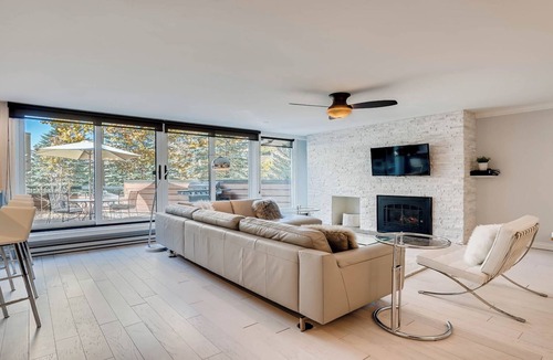 Vail Condo | Designer 2BR Huge Private Deck Epic Vail & Beaver Creek Views