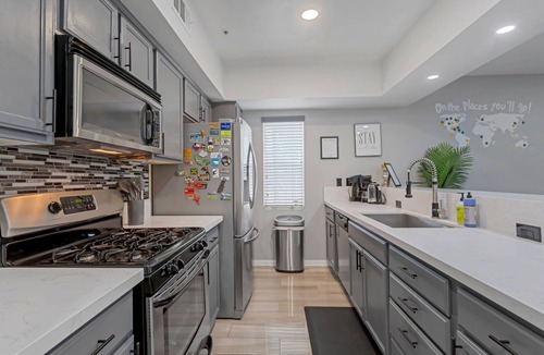 Los Angeles House | Designer LA Townhome Near Sofi/LAX