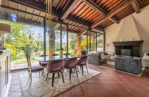 Montevarchi Apartment | Designer Villa with Private Garden & Jacuzzi