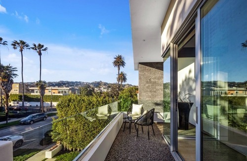 Beverly Grove House | DESIGNER WEST HOLLYWOOD VILLA with 4 Bedrooms, Pool & Spa