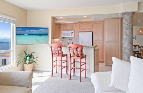 South Redondo Condo | Direct Oceanfront Condo - Unobstructed View - Hear the Waves-Unwind-Read a Book