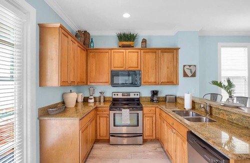 Islamorada Condo | Discover Angler's Reef 136: a stylish 2-bedroom condo in the heart of Islamorada.