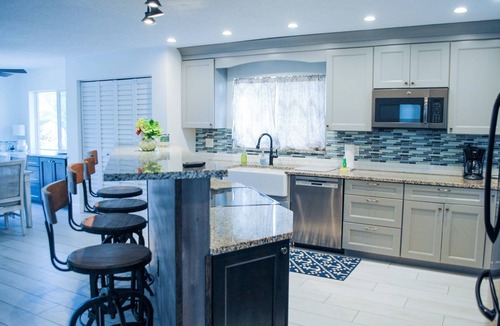Venetian Shores House | Discover comfort at 139 Venetian Way, a spacious 4BR getaway in Islamorada.