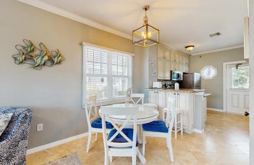 Marathon House | DK35 Blue Water Cottage Villa 5110