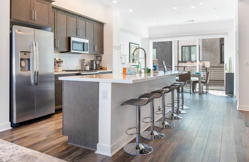 Central San Pedro House | Dog-friendly San Pedro home with deck, outdoor kitchen, AC, & washer/dryer