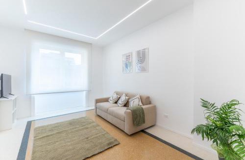 Quartiere XV Della Vittoria Apartment | DOMUS LUX ANGELICA- Nearby Vatican