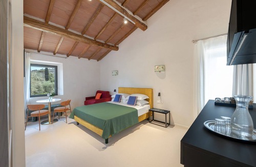 Castiglione della Pescaia House | Double room-Modern-Private Bathroom-Countryside view