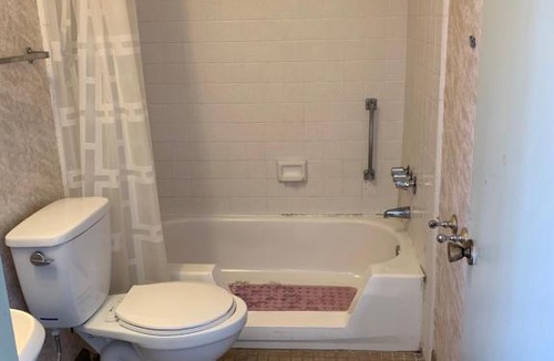 Pico - Robertson Apartment | Double Bed Hotel Style Suite-B00