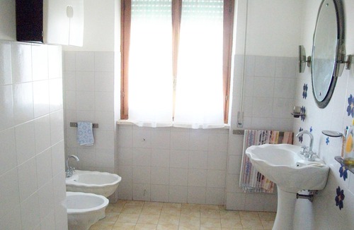 Montopoli di Sabina House | double bedroom with view