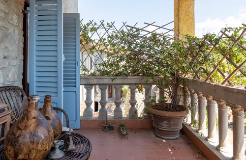 Anghiari Apartment | Double Rooms 'Beb 1416' with Shared Terrace, Shared Garden and Wi-Fi