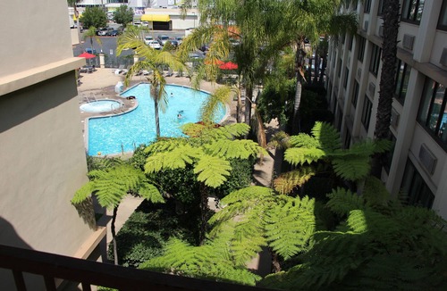 Buena Park Hotel | DoubleTree by Hilton Buena Park