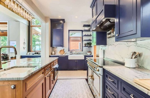 Lower Arapahoe House | Downtown Boulder Gem – Stylish 5BDR by the Creek