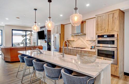 Winter Park House | Downtown WP River Front Villa 242 I Private Hot Tub I Great Views I Activity Program