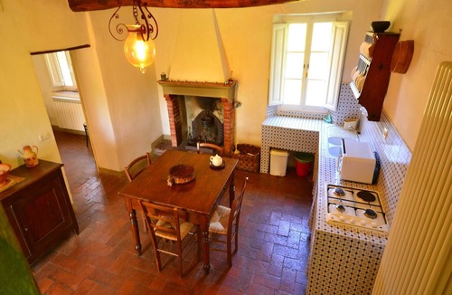 Pescaglia Cottage | Dreamy Cottage in Trebbio with Pool