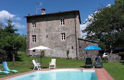 Pescaglia Cottage | Dreamy Cottage in Trebbio with Pool