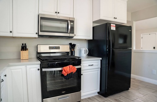 Moreno Valley House | Dual Master Rooms - Perfect for Groups & Family-friendly - Fire Pit, BBQ, Games