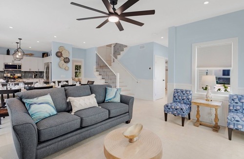 Uptown - Upper Duval House | *DUCHESS OF CATHERINE @ DUVAL* Brand New Home & Pool + LAST KEY SERVICES…