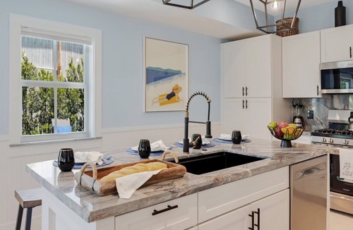 Uptown - Upper Duval House | *DUCHESS OF CATHERINE @ DUVAL* Brand New Home & Pool + LAST KEY SERVICES…