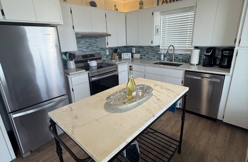 Crescent Beach House | Dune Heights, Ocean Front, Sleeps 10, 4 Bedroom, WiFi, Flat Screens