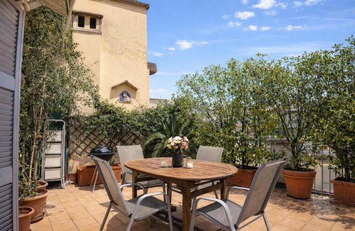 Carrobbio Apartment | Duomo Charming Maison with Private Terrace - A Unique Milanese Experience