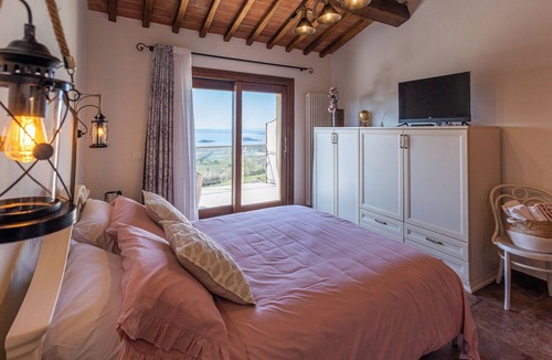 Passignano sul Trasimeno Apartment | Dusty- Room with terrace with breathtaking lake view