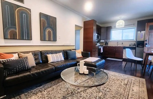 Elysian Heights Apartment | Echo Park Canyon - laundry, parking, large patio