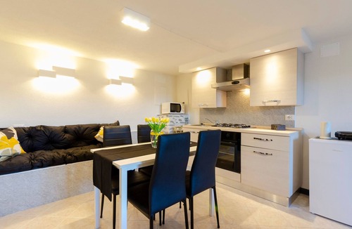San Massimo Apartment | Einzimmerwohnung mit Terrasse und Blick auf den Berg by Interhome