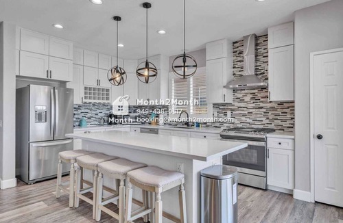 Moreno Valley House | Elegant 5BR｜Family-Friendly Comfort｜Dedicated Office｜Serene Patio Escape #41354