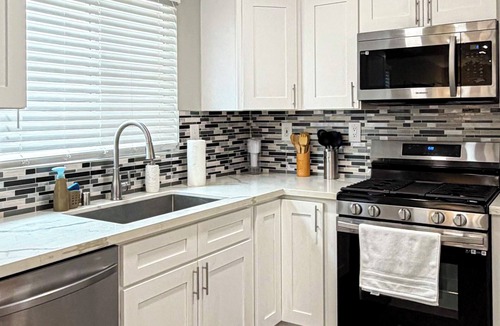 Southridge Village House | Elegant Modern Home near Mary Vagle - Honest Homes