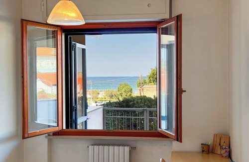 Lido Riccio Apartment | Elena's Home - Two Bedroom Apartment, Sleeps 4