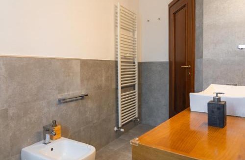 San Faustino-Madonnina-Quattroville Apartment | Emilia Suite Space