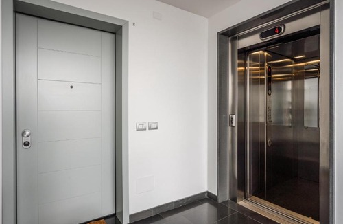 Old Town Apartment | Emilia Suite Street
