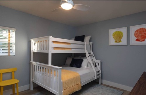 Islamorada Villa | Enjoyable Stay! Beachfront Location, With Full Kitchen, Free Parking, Pool!